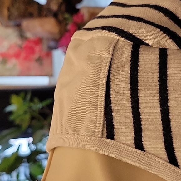 Ralph Lauren Top M Stripes on White Short Sleeves - Picture 5 of 9